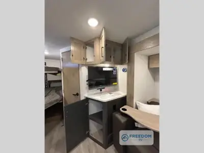 2027 Ember Overland Series 221MSL photo 46