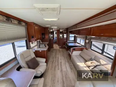 2006 Fleetwood Expedition 37U photo 17