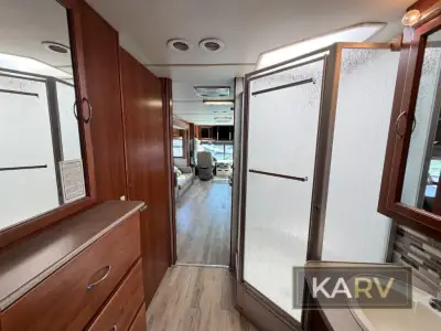 2006 Fleetwood Expedition 37U photo 36