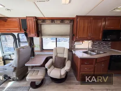 2006 Fleetwood Expedition 37U photo 18