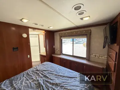 2006 Fleetwood Expedition 37U photo 33