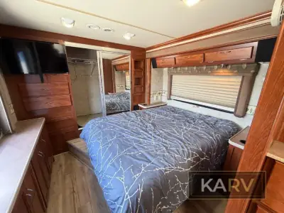 2006 Fleetwood Expedition 37U photo 30