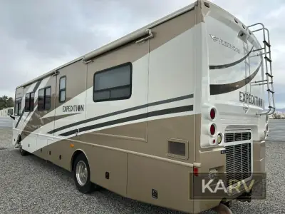 2006 Fleetwood Expedition 37U photo 7