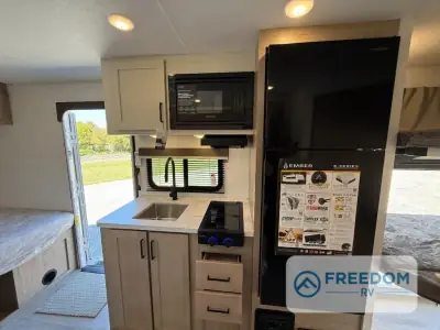 2026 Ember E-Series 19ETS photo 59