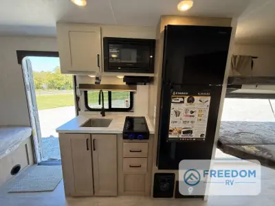 2026 Ember E-Series 19ETS photo 31