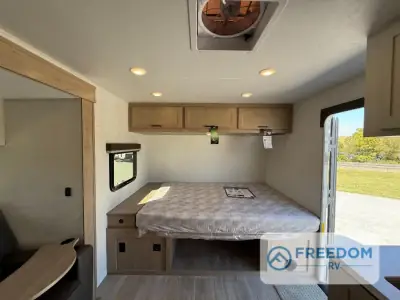 2026 Ember E-Series 19ETS photo 58