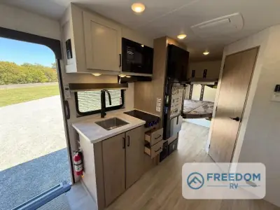 2026 Ember E-Series 19ETS photo 63