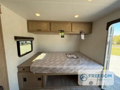 2026 Ember E-Series 19ETS photo 23