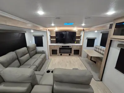 2026 Palomino Solaire 3060RKTS photo 13