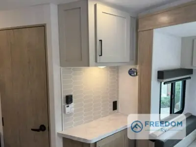 2026 Ember E-Series 26ETS photo 31