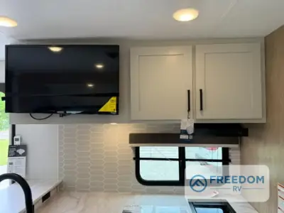 2026 Ember E-Series 26ETS photo 27