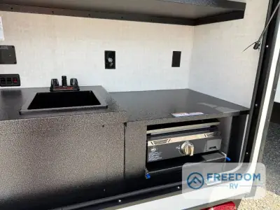 2026 Ember E-Series 12RK photo 15