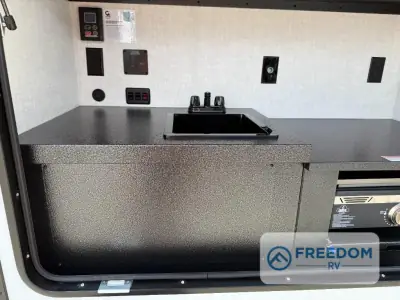 2026 Ember E-Series 12RK photo 14