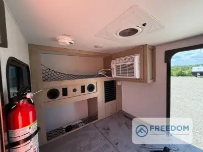 2026 Ember E-Series 12RK photo 26