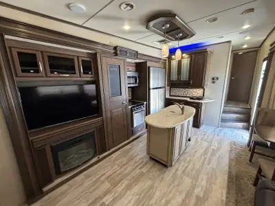 2016 Grand Design Solitude ST321RL photo 8