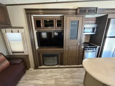 2016 Grand Design Solitude ST321RL photo 12