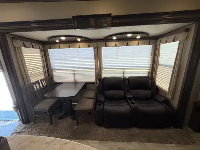 2016 Grand Design Solitude ST321RL photo 10