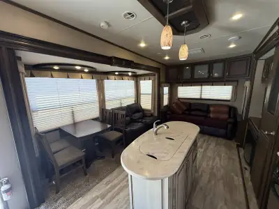 2016 Grand Design Solitude ST321RL photo 7