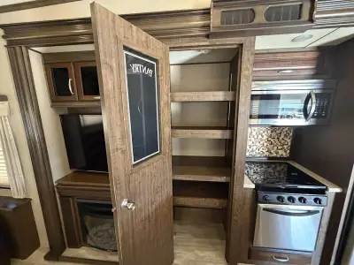 2016 Grand Design Solitude ST321RL photo 15