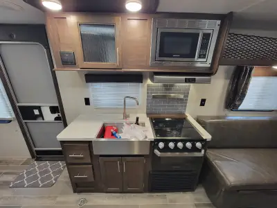 2019 Forest River CHEROKEE GREY WOLF 22RR photo 14