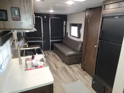 2019 Forest River CHEROKEE GREY WOLF 22RR photo 13