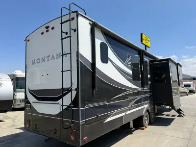2020 Keystone Montana 3760FL photo 5