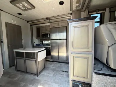 2020 Keystone Montana 3760FL photo 8