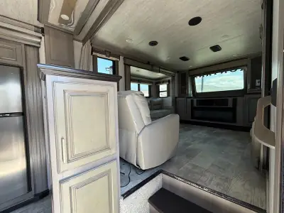 2020 Keystone Montana 3760FL photo 9