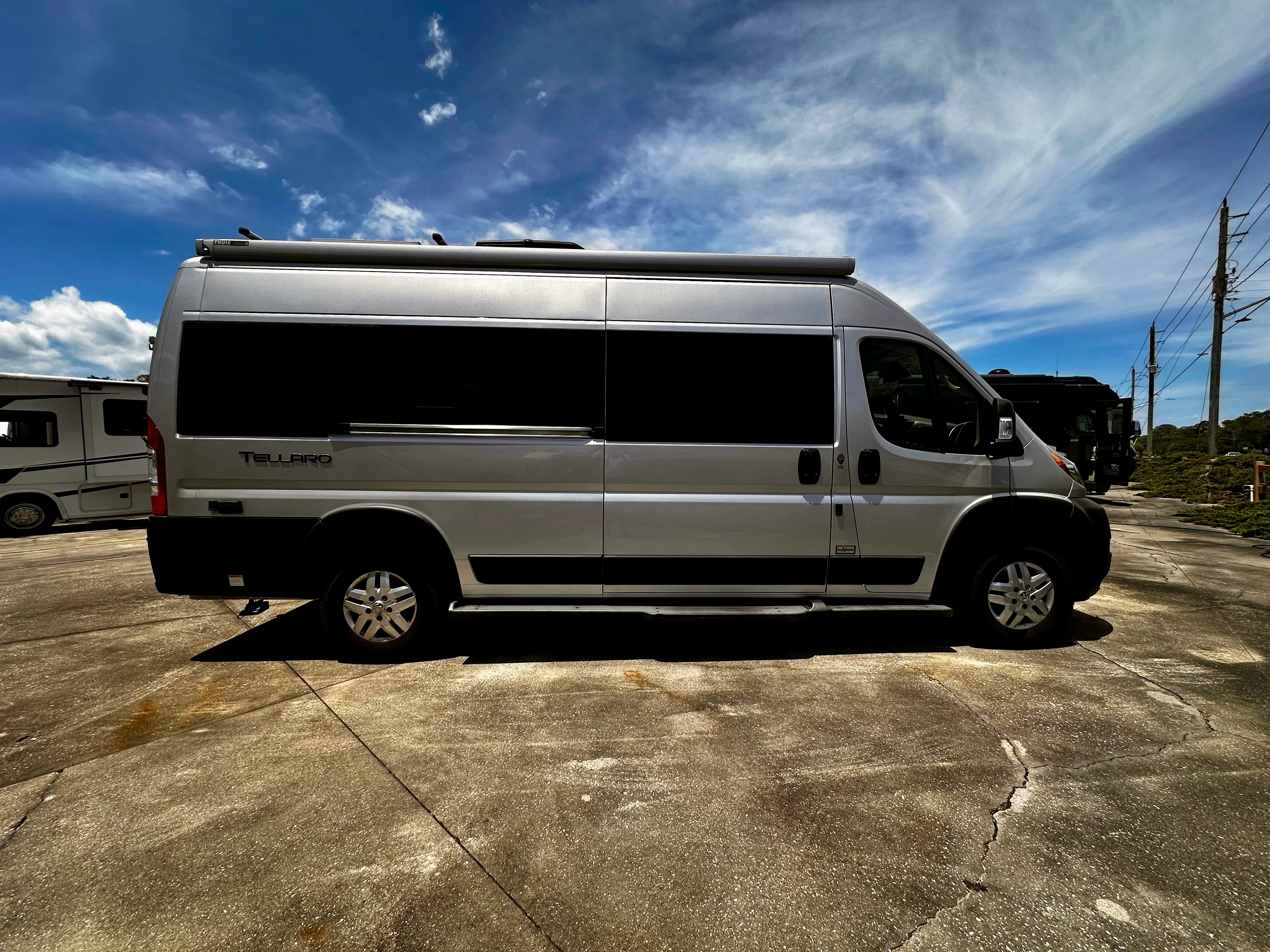 2023 Thor Motor Coach Tellaro 20K exterior
