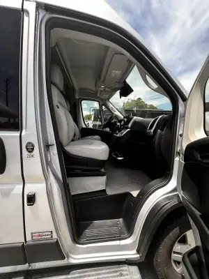 2023 Thor Motor Coach Tellaro 20K photo 12