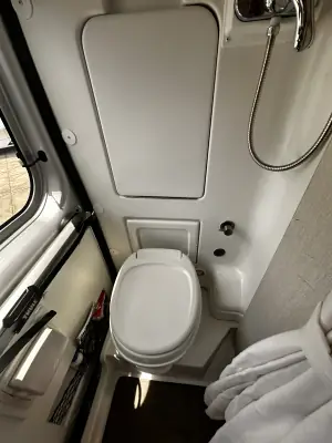 2023 Thor Motor Coach Tellaro 20K photo 39