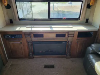 2016 Heartland BIG HORN 3010RE photo 17