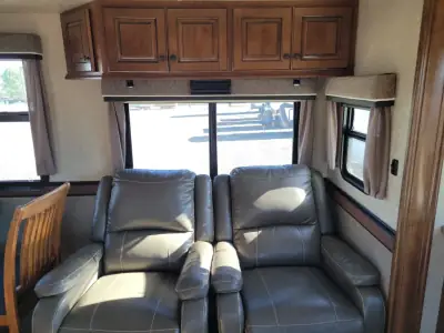 2016 Heartland BIG HORN 3010RE photo 15