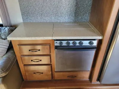 2016 Heartland BIG HORN 3010RE photo 10
