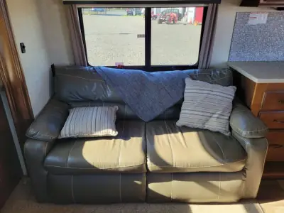 2016 Heartland BIG HORN 3010RE photo 8