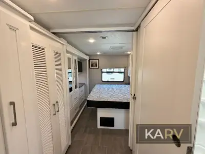 2023 Coachmen Mirada 35OS photo 32