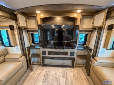 2019 Keystone Montana 3791RD photo 21