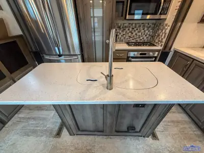 2019 Keystone Montana 3791RD photo 38
