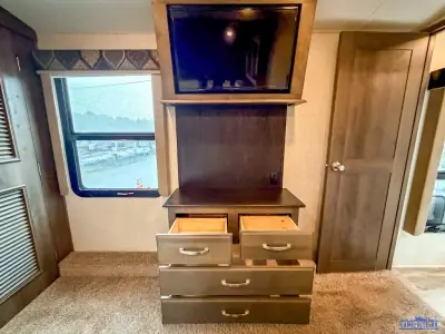 2019 Keystone Montana 3791RD photo 36