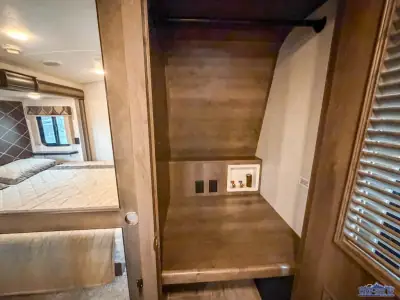 2019 Keystone Montana 3791RD photo 32