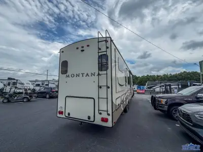 2019 Keystone Montana 3791RD photo 4