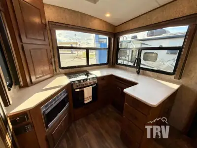 2023 Outdoors Glacier Peak Titanium Series F27KVS photo 4