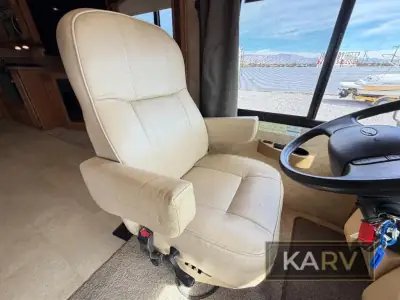 2015 Winnebago Sightseer 35G photo 23