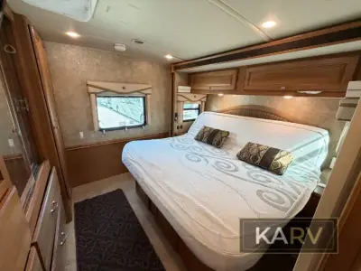 2015 Winnebago Sightseer 35G photo 38