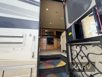 2015 Winnebago Sightseer 35G photo 13