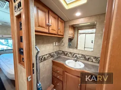 2015 Winnebago Sightseer 35G photo 32