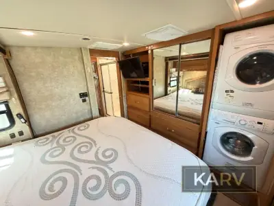 2015 Winnebago Sightseer 35G photo 42