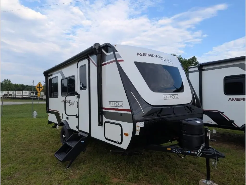 2027 Coachmen American Spirit Bijou 16RDB exterior