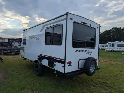 2027 Coachmen American Spirit Bijou 16RDB photo 4
