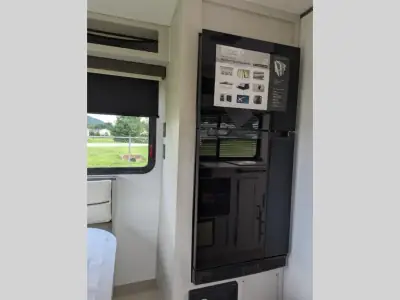 2027 Coachmen American Spirit Bijou 16RDB photo 7
